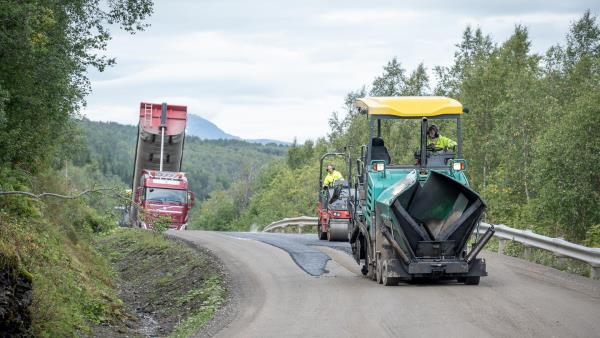 Lenke til artikkel: Asfalt-innspurt på Minde – Nordfjordbotn